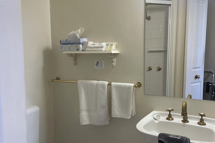 Room 22 of 33