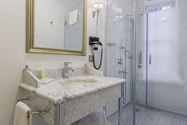 Clean Restrooms