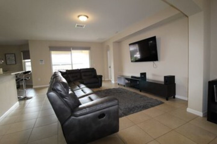 Photo of 4BR 3BA House in Miami by ASVR-12748
