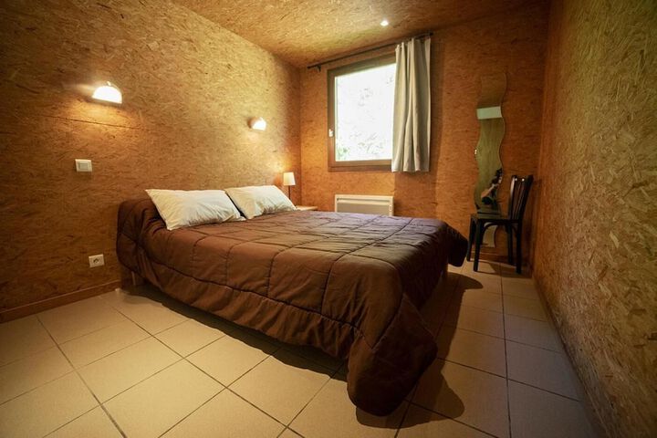 Room 8 of 81