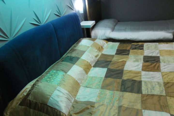 Room 4 of 37