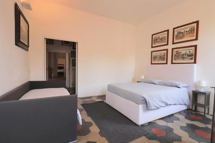 Room 5 of 15
