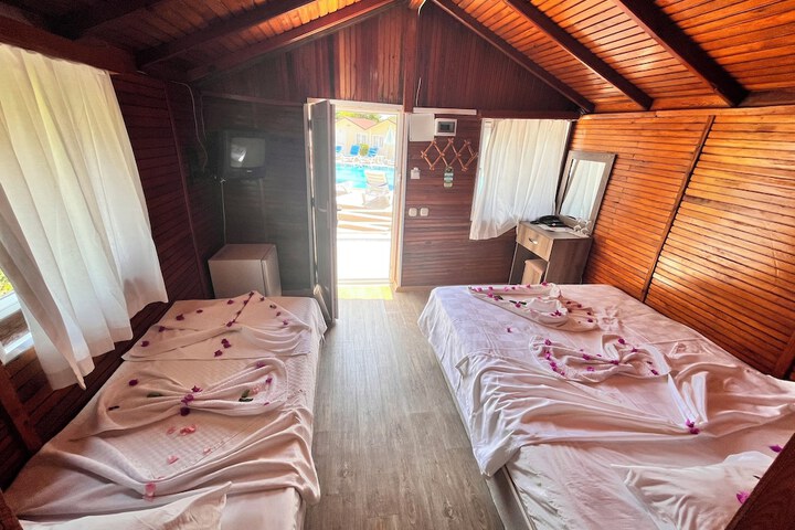 Room 5 of 23