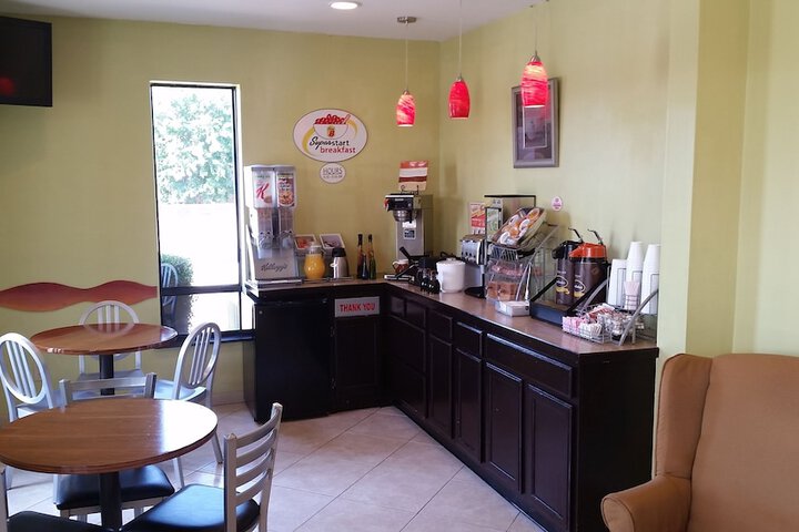 Breakfast/Coffee Service 15 of 19