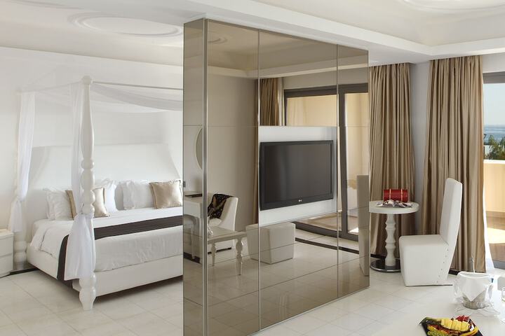 Room 35 of 162