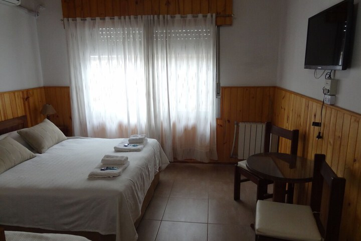 Room 3 of 37