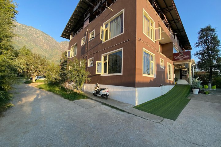 Rozan Jaai Orchard Hotel