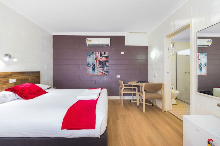 Room 17 of 76