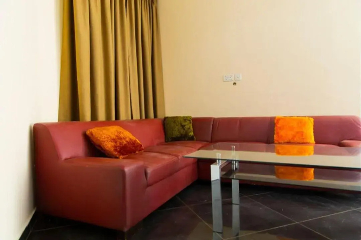 Room 4 of 11