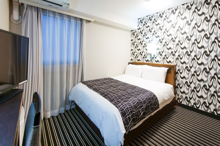 Room 16 of 25