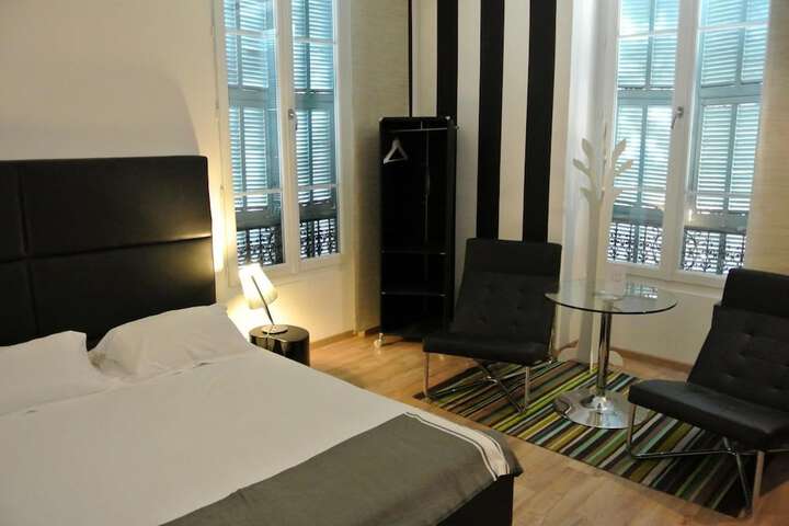 Room 28 of 65