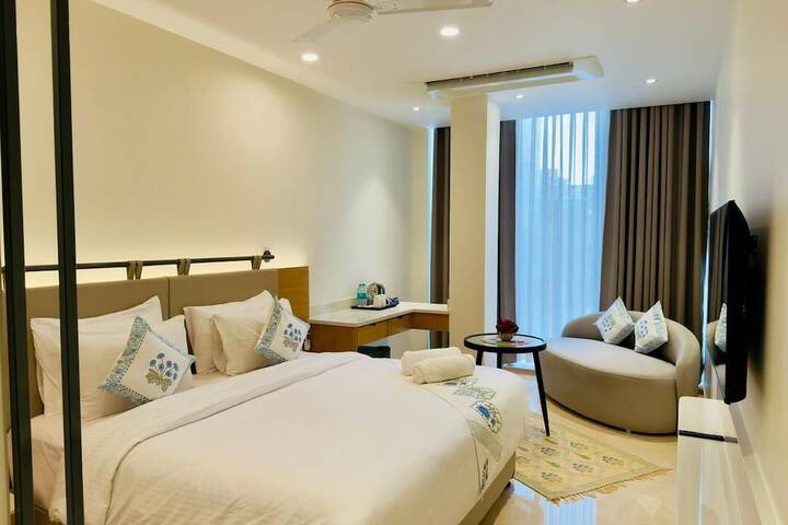 Room 6 of 7