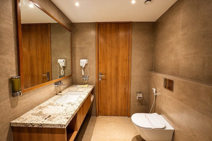 Room 35 of 53