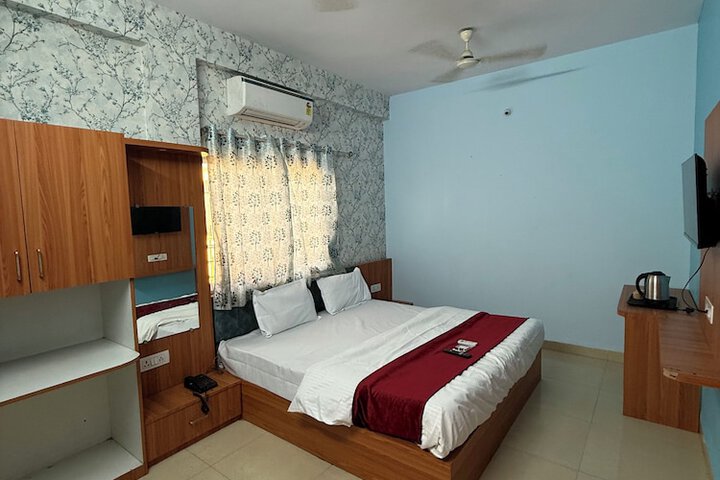 Room 3 of 8