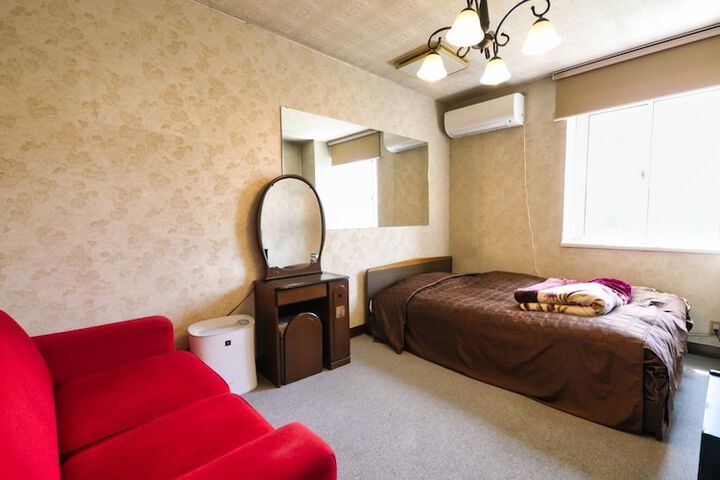 Room 22 of 50
