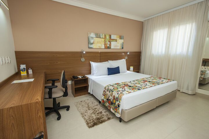 Room 6 of 44