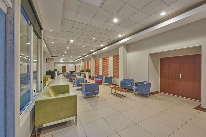 Entrance & Lobby