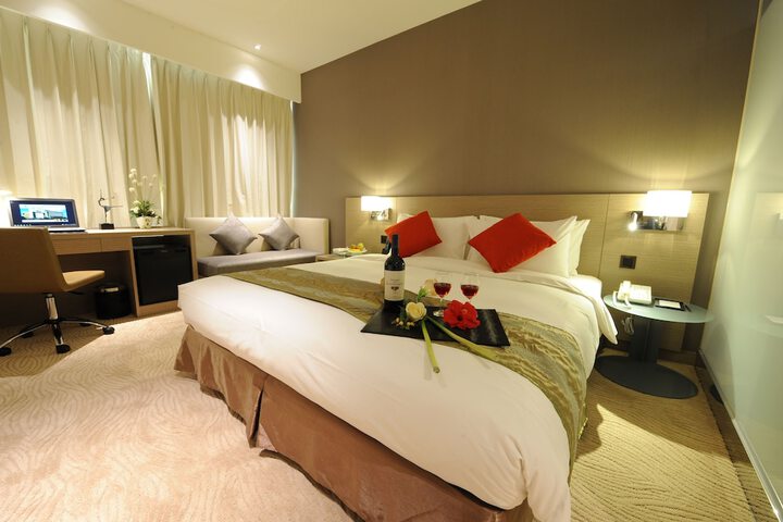 Room 6 of 44