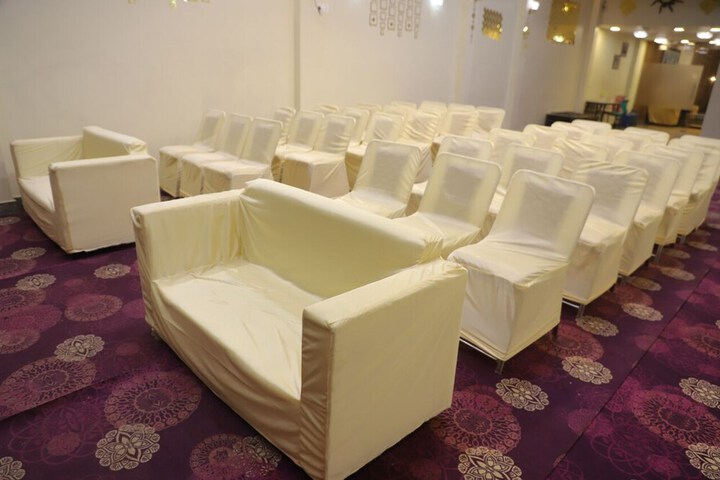 Ballroom/Hall 28 of 33