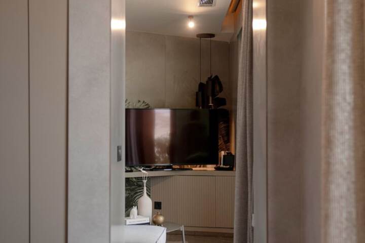 Room 19 of 83
