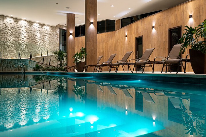 Pool 17 of 26