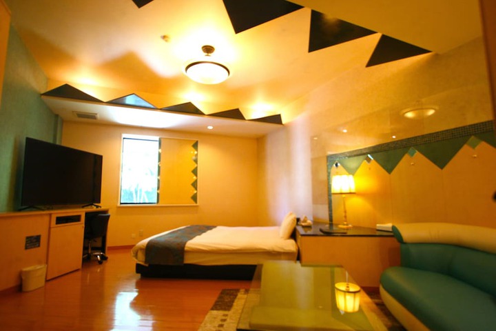 Room 7 of 23