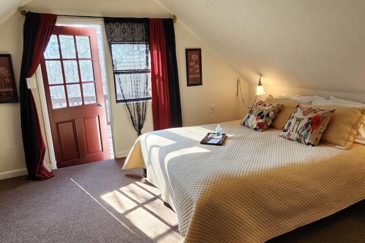 Room 15 of 109