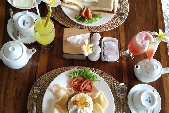 Dining 21 of 25