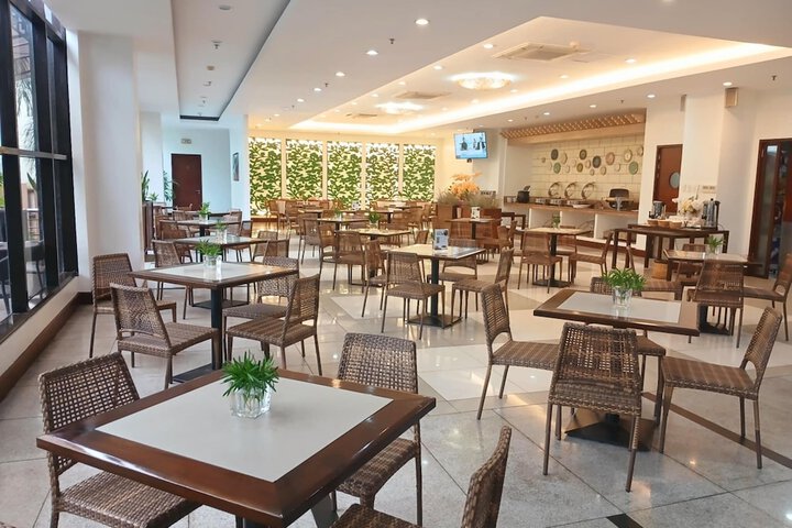 Dining 132 of 156
