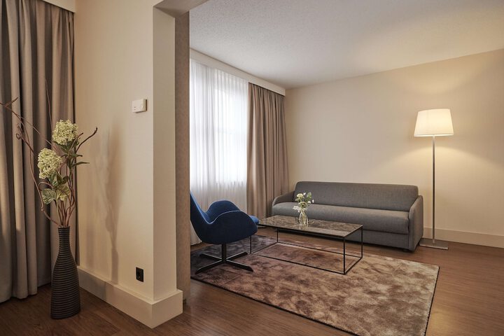 Room 9 of 31