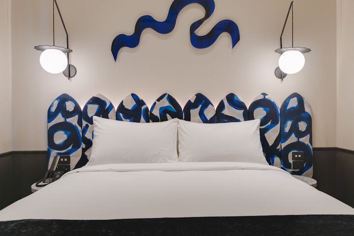 Room 4 of 44