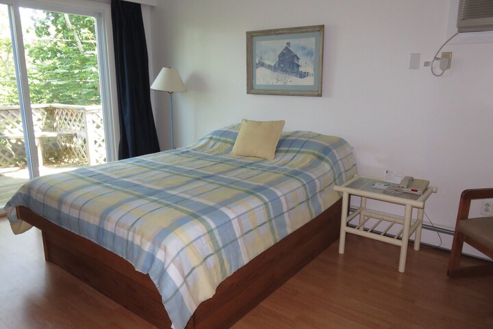 Room 9 of 25