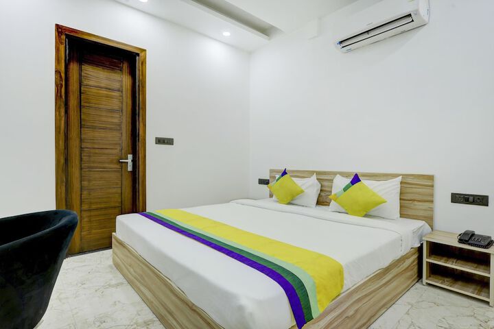 Room 28 of 38
