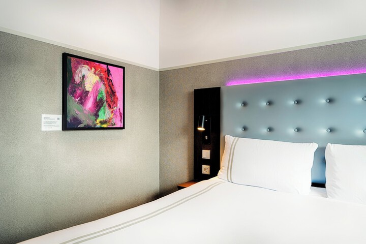 Room 8 of 37