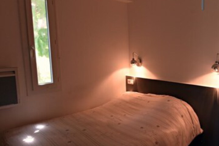 Room 5 of 10