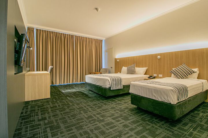 Room 25 of 127