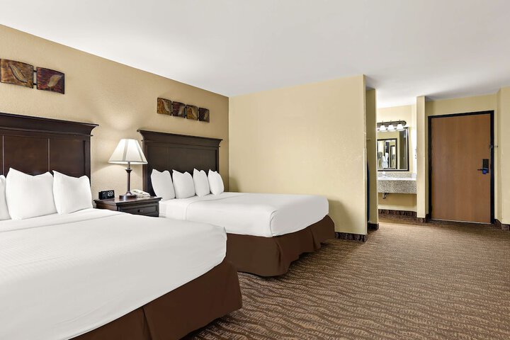 Room 4 of 58
