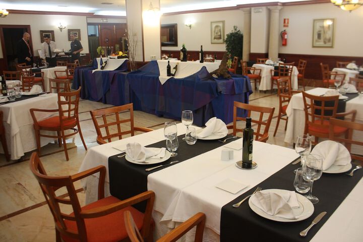 Dining Photos