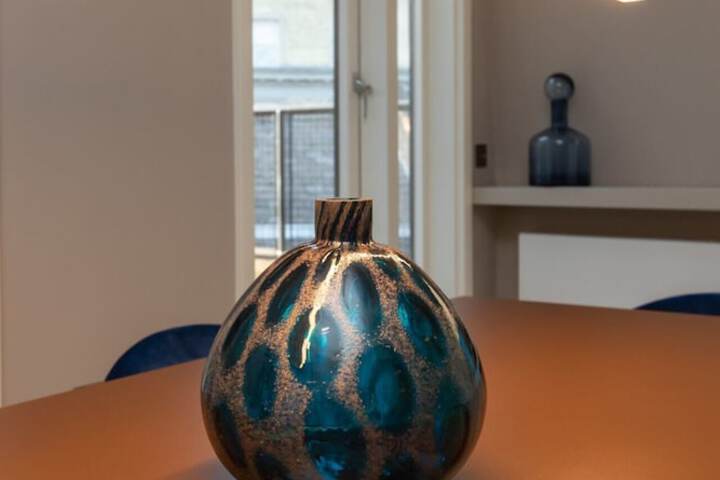 Image of Stunning 3 Bedroom Flat in Covent Garden