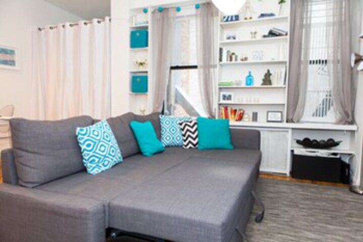 Image of Cozy Central Park Pad Close To Trains & Shops!