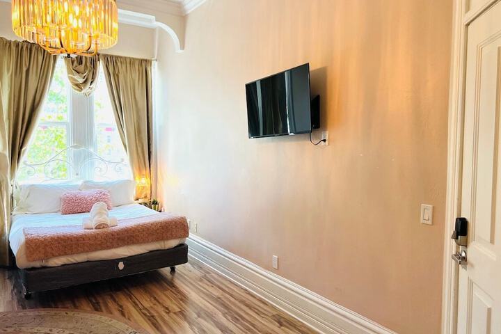Room 42 of 181