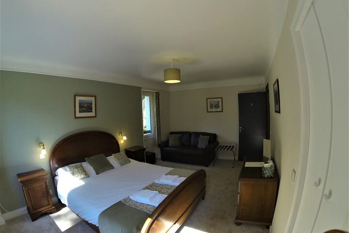 Room 8 of 27