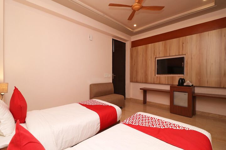 Room 21 of 35