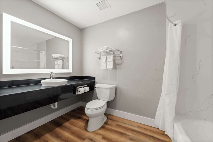 Room 14 of 24