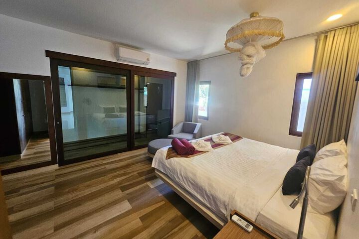 Room 35 of 160