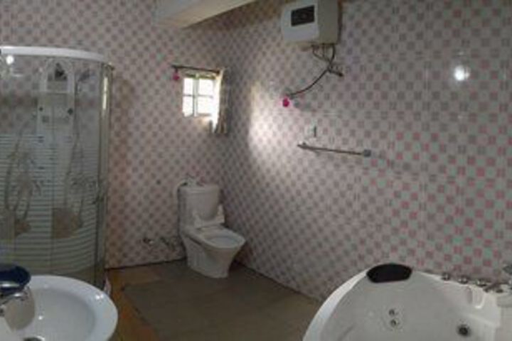 Room 6 of 32