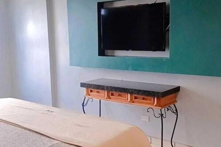 Room 3 of 7