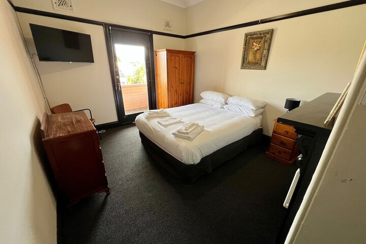 Room 2 of 18