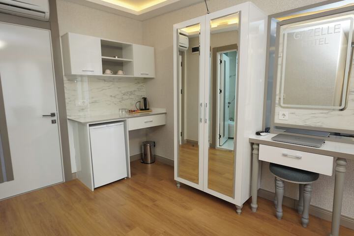 Room 42 of 104