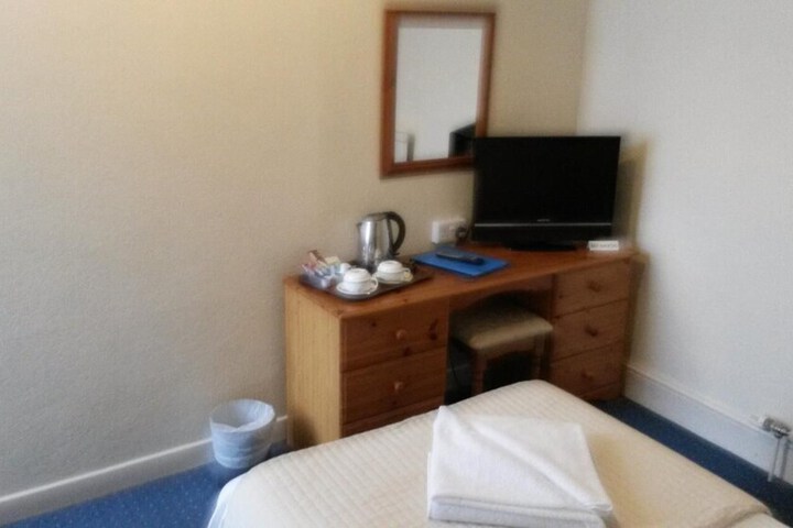 Room 5 of 28